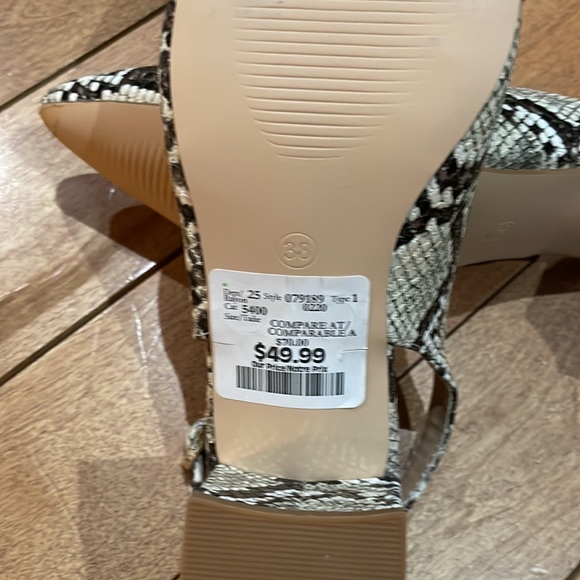 Pumps - Picture 3 of 3